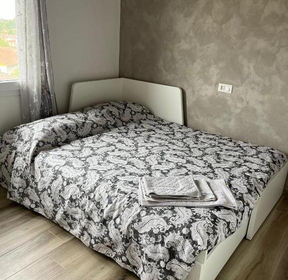 ペンション Villa Flora Di Capriata D Orba