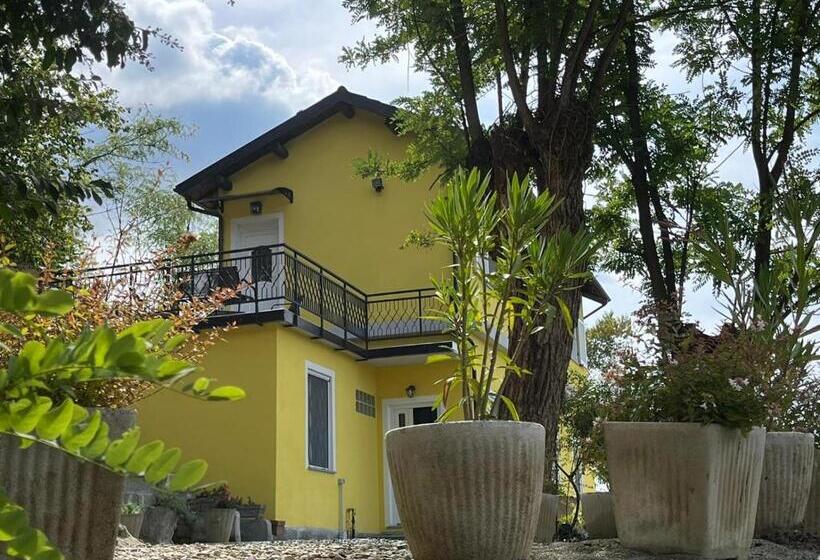 ペンション Villa Flora Di Capriata D Orba