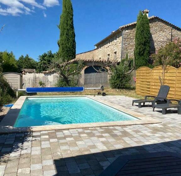 Petite Villa Avec Piscine Chauffée