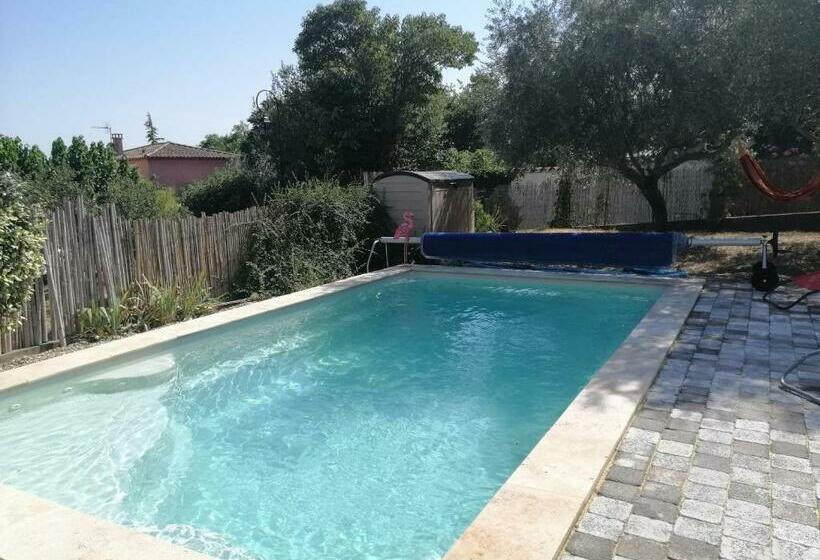 Petite Villa Avec Piscine Chauffée