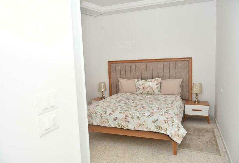 Une Très Belle Villa Au Bord De La Mer !