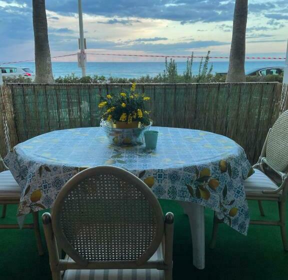 Appartamento Incantevole A Menton Fronte Spiaggia