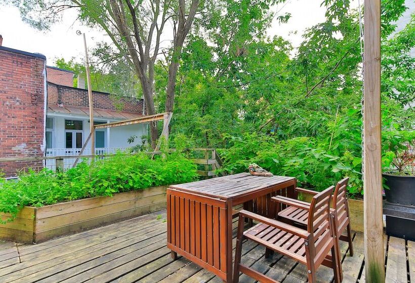 مبيت وإفطار La Maison Du Mile End