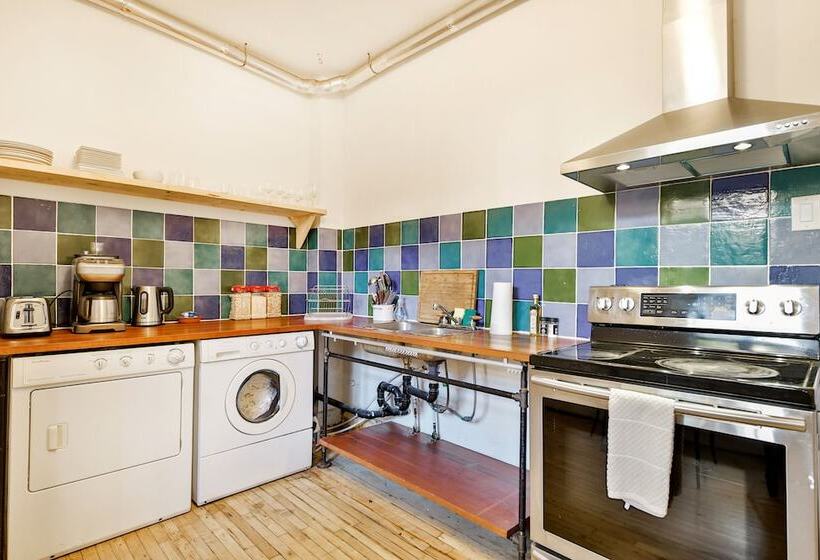 مبيت وإفطار La Maison Du Mile End