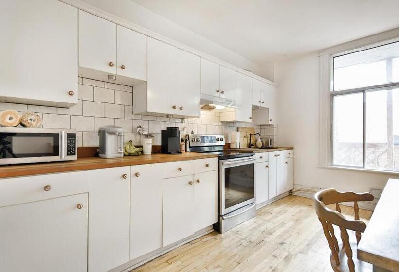 مبيت وإفطار La Maison Du Mile End