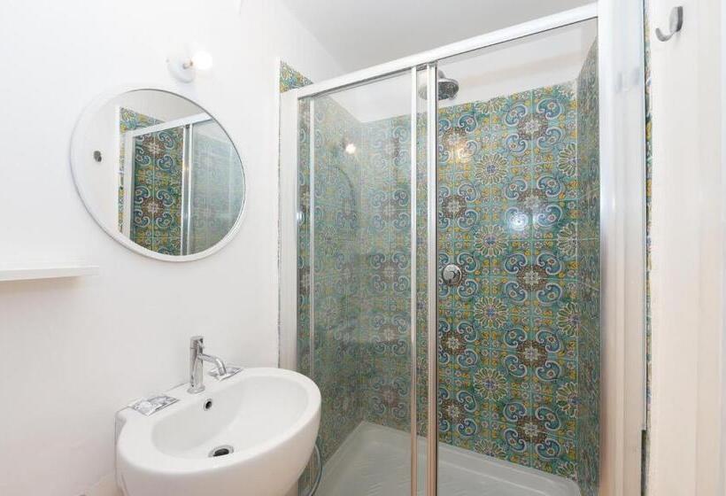 민박 Palazzo Attila Gioia Apartments