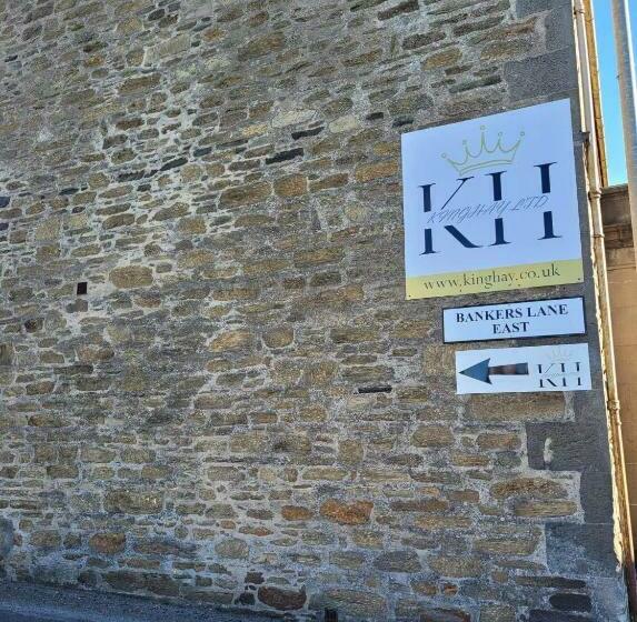 צימר Weston House Serviced Accommodation