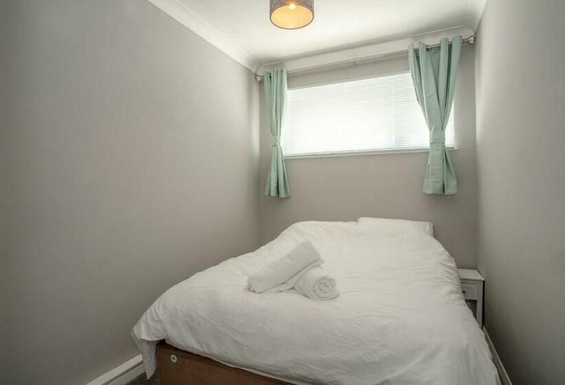 Botany Bay Holiday House   Family Friendly, 50m From The Beach