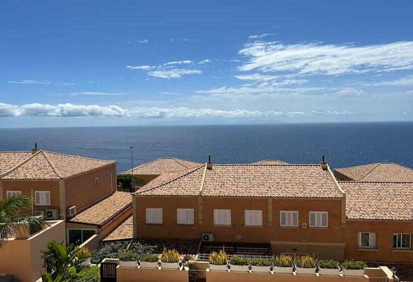 Casa Adosada De Lujo Con Piscina Y Vistas Al Mar