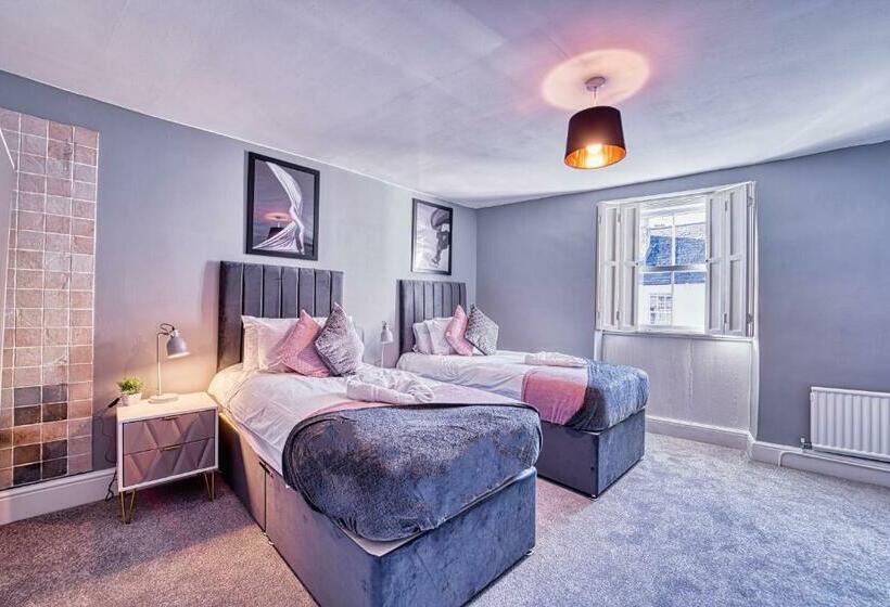 The Stylish Gem Of Bath  Football Table  Sleeps 10