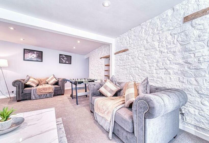 The Stylish Gem Of Bath  Football Table  Sleeps 10