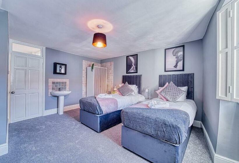 The Stylish Gem Of Bath  Football Table  Sleeps 10