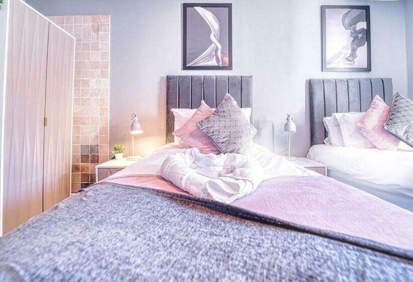 The Stylish Gem Of Bath  Football Table  Sleeps 10