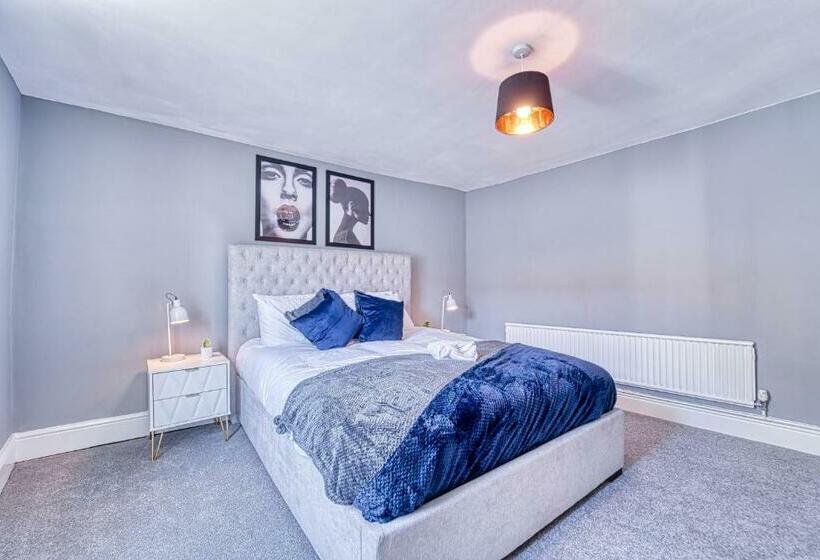 The Stylish Gem Of Bath  Football Table  Sleeps 10