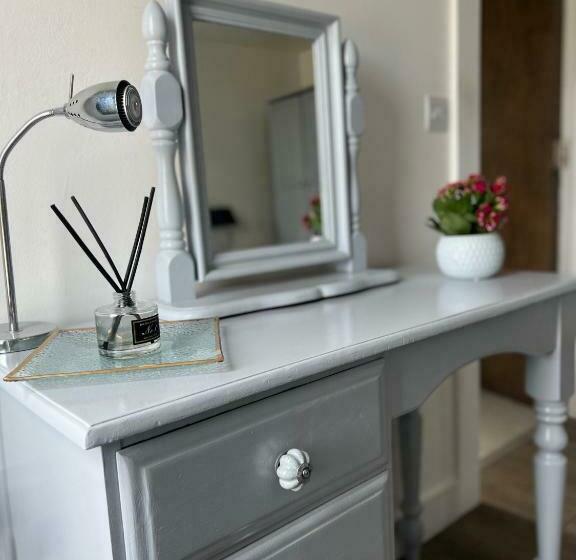 Fitzy S Bunker   Modern Beach Apartment