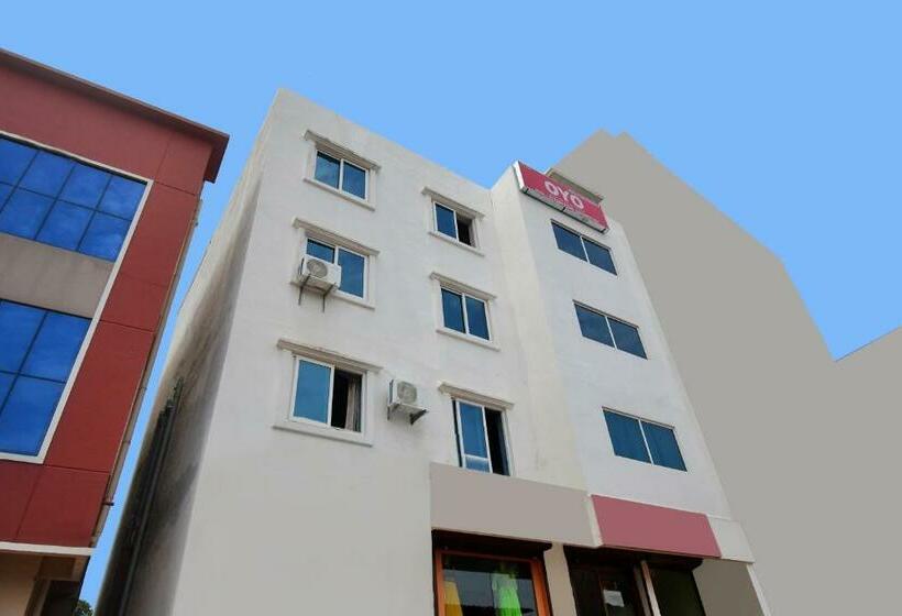 ホテル Capital O 93025 Patra Residency