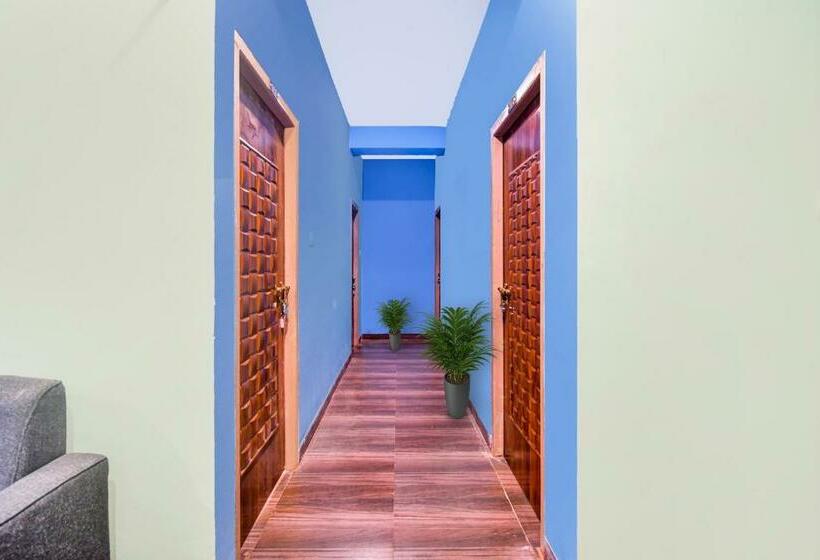 Отель Capital O 93025 Patra Residency