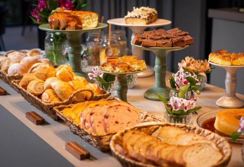 Отель Chateau Du Golden