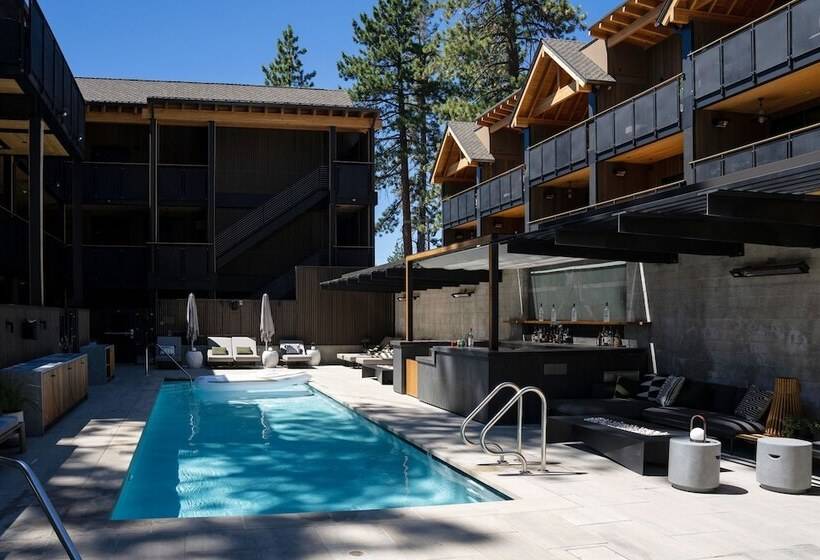 בית מלון כפרי Desolation