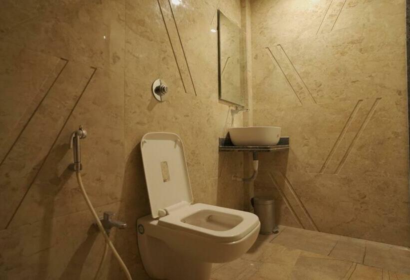 בית מלון כפרי Falcon By Wb Inn