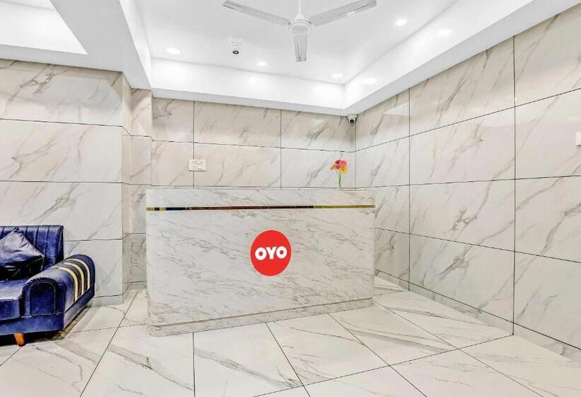 Отель O Shree Laxmi Kuber