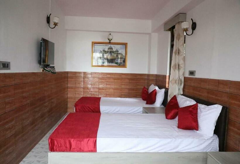 בית מלון כפרי Matina Regency