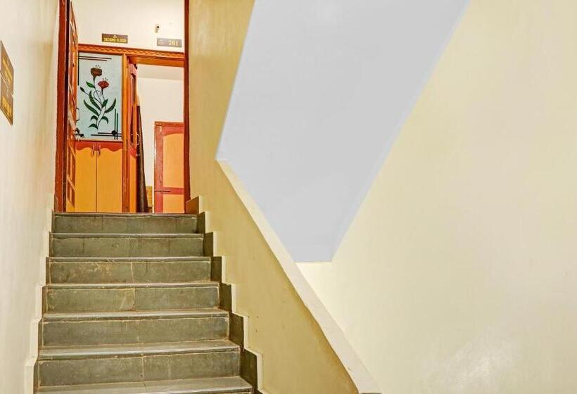 호텔 Oyo 93089 Sunrise Executive Lodge