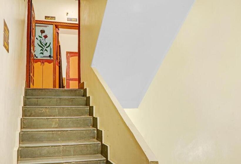 호텔 Oyo 93089 Sunrise Executive Lodge