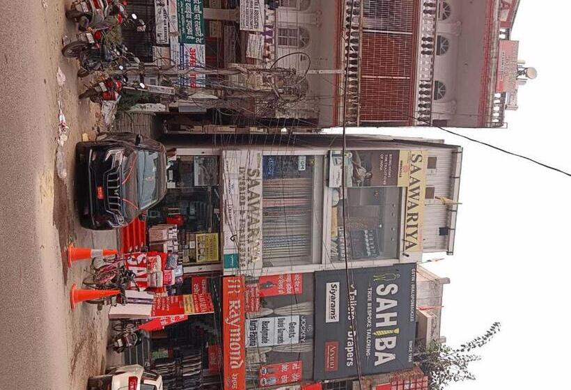 Hotel Oyo 93118 Sk Residency