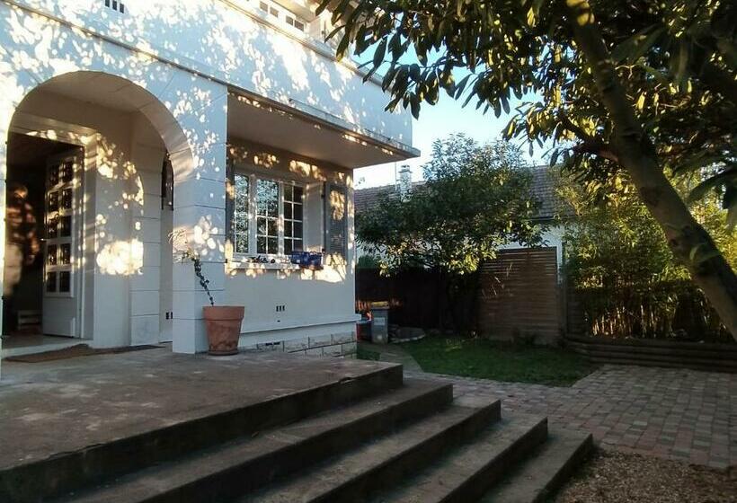 House Outskirts Of Paris