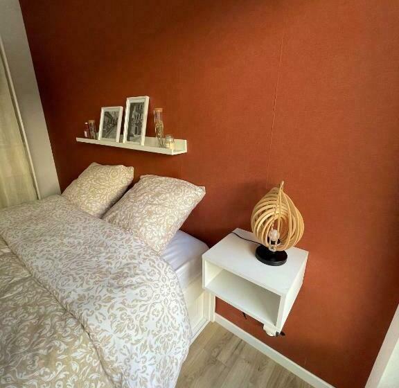 Le Boston   Entre Mer Et Ville Fortifiée