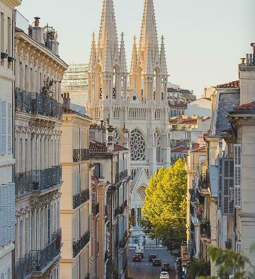 Magnifique T5   Gare St Charles   4 à 10 Personnes