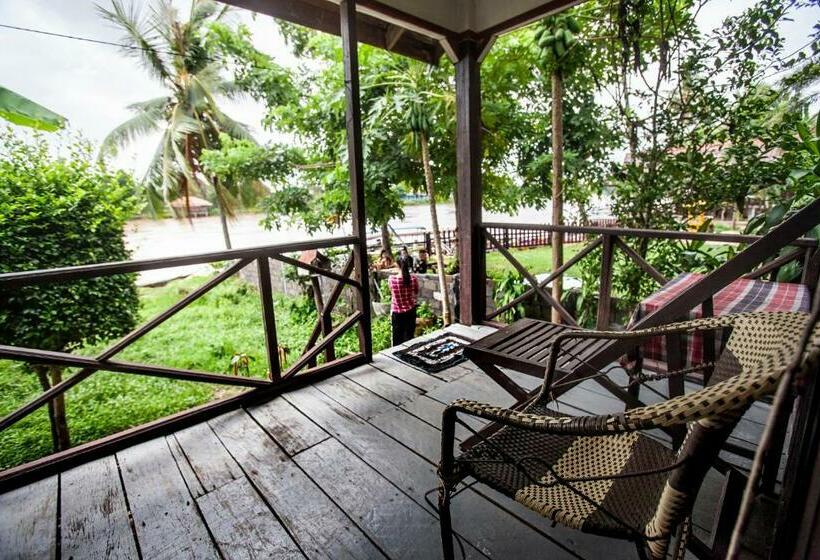 پانسیون Lao Long Riverside And Budget Garden Guesthouse