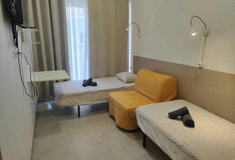 פנסיון ріаza Lfach