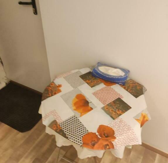 Petit Studio Au Calme Rénove A Nouveau