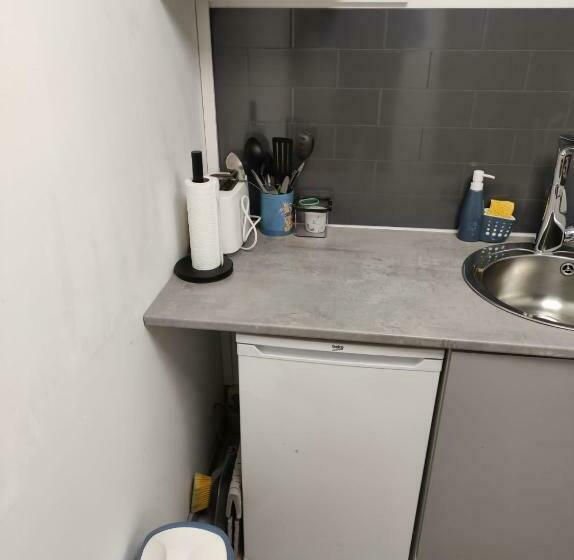 Petit Studio Au Calme Rénove A Nouveau