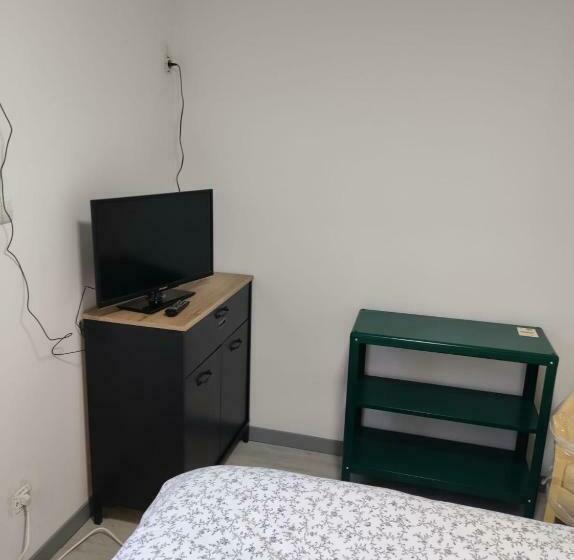 Petit Studio Au Calme Rénove A Nouveau