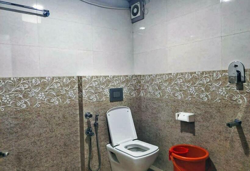 Staymaker Hotel Hill View