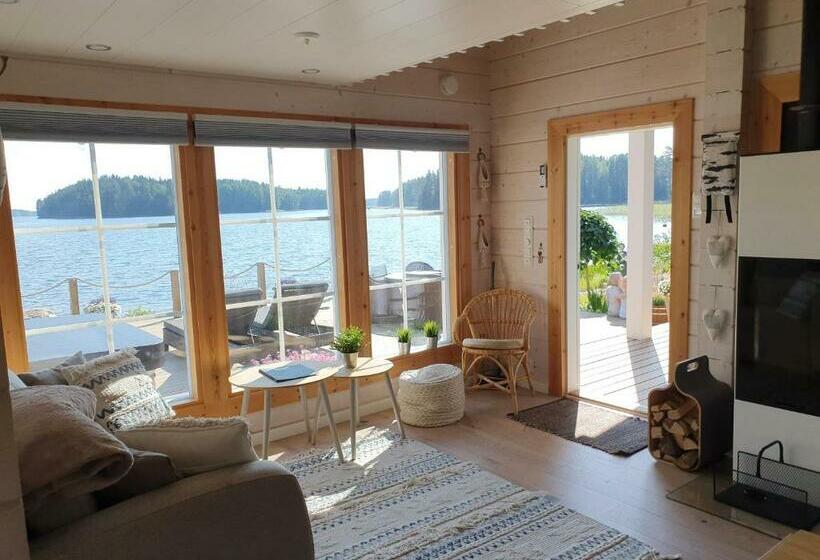 Stunning Log Cabin 45m2 On The Shore Of Kallavesi