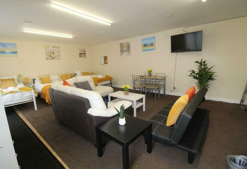 Annex At 29b St Ann S