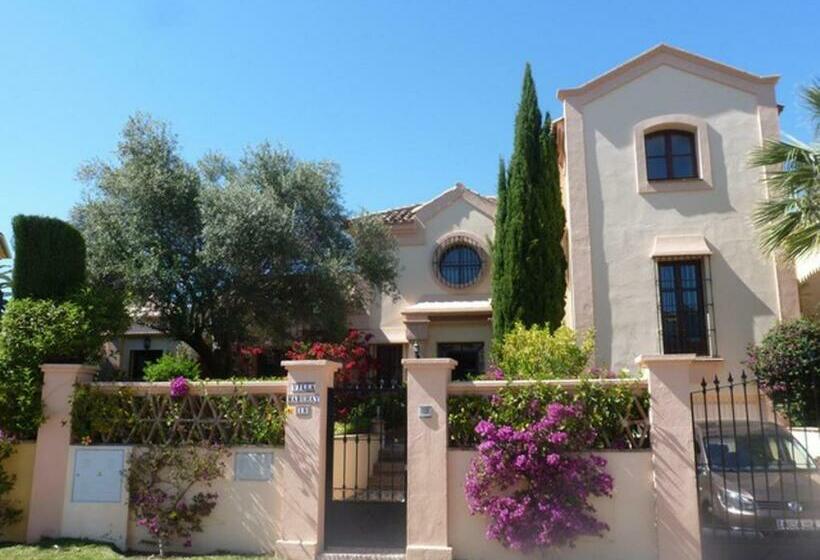 Beautiful Spacious 4 Bed Villa Close To Marbella