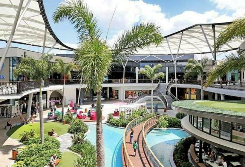 Central Coastal Family Home 800m To Miami Beach