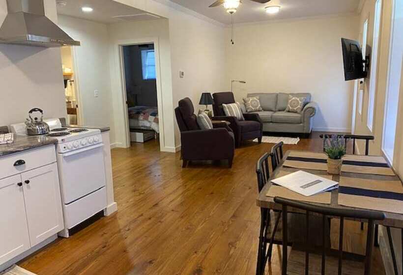 Greeter Falls Lodge Suite 5