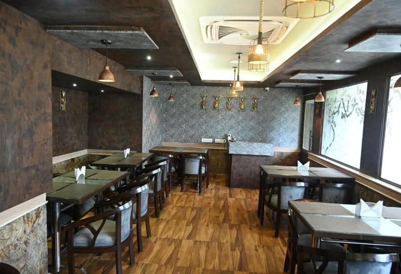 Отель Churuvilla