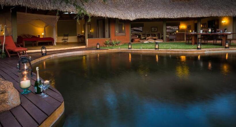 בית מלון כפרי Elewana Elsa S Kopje