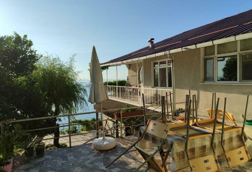 Kemer Köyü Kır Evi