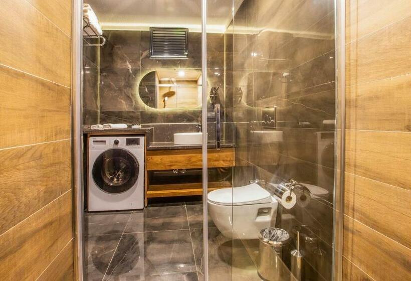 Nehi̇r Otel