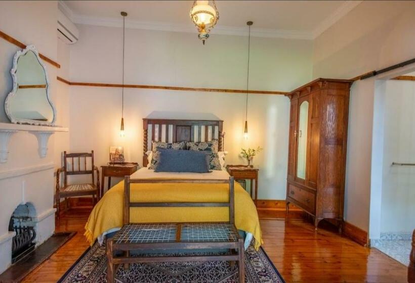 بنسيون Die Hof Gastehuis