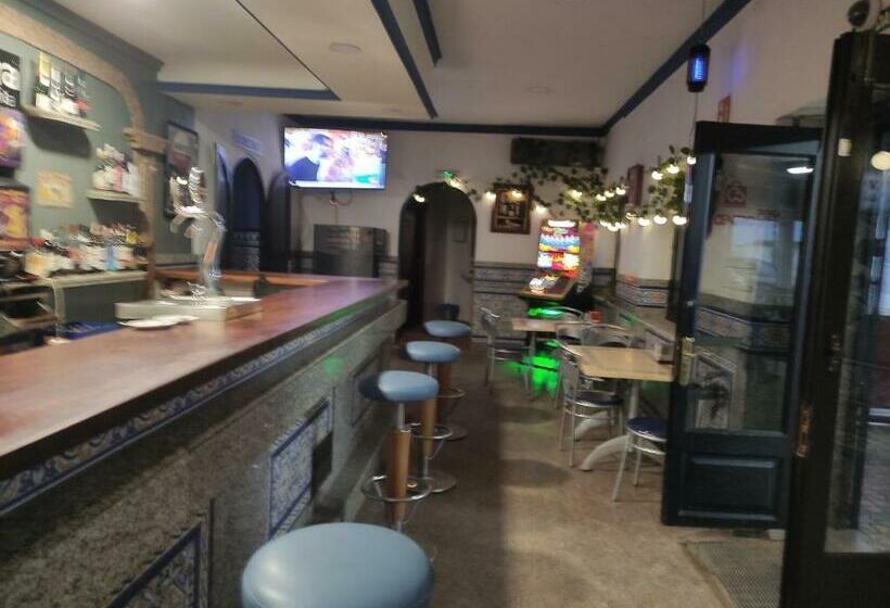 Пансион Hostal Restaurante Bar Cafeteria La Melchora