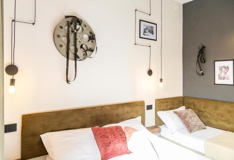 פנסיון Iknos Accommodation